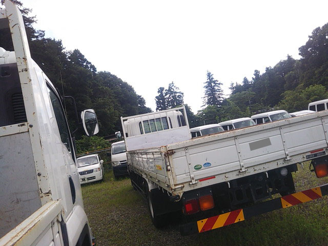 いすゞフォワード平ボディ中型（4t）[写真04]