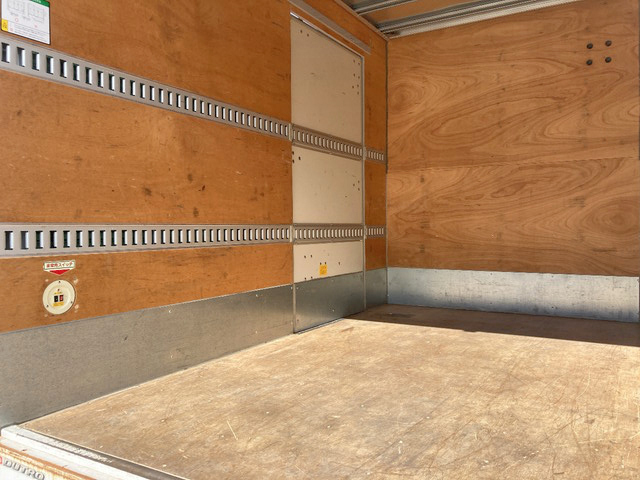 日野デュトロアルミバン小型（2t・3t）[写真14]