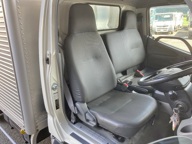 日野デュトロアルミバン小型（2t・3t）[写真33]