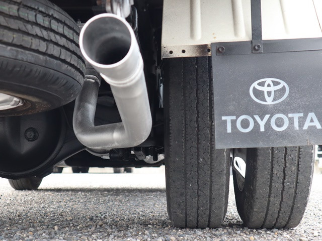 トヨタトヨエース平ボディ小型（2t・3t）[写真21]