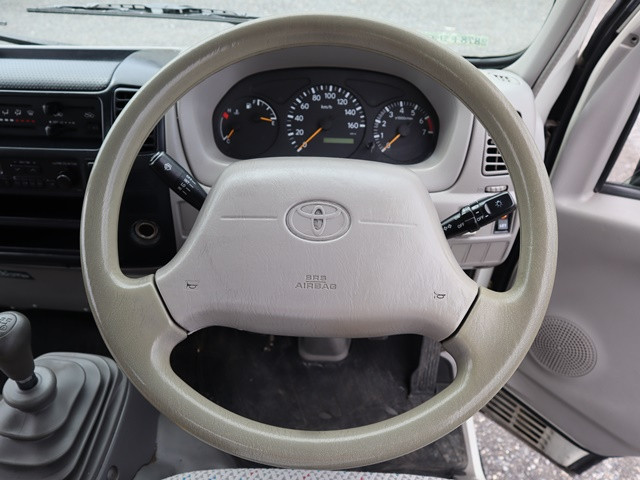 トヨタトヨエース平ボディ小型（2t・3t）[写真26]