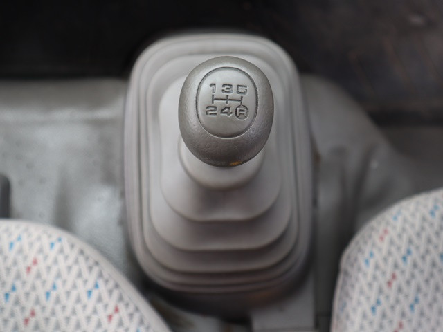 トヨタトヨエース平ボディ小型（2t・3t）[写真27]