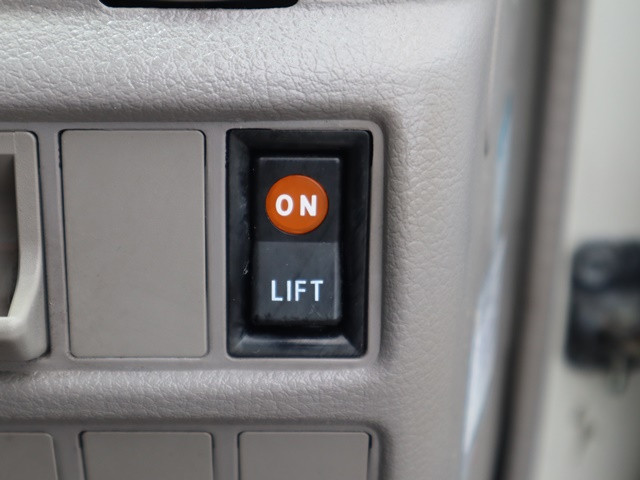 トヨタトヨエース平ボディ小型（2t・3t）[写真29]