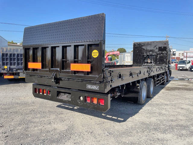 いすゞギガセルフローダー大型（10t）[写真02]