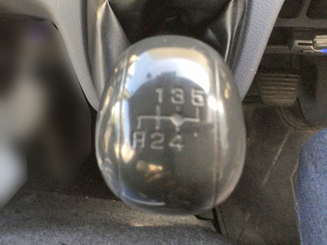 三菱ふそうキャンター平ボディ小型（2t・3t）[写真20]