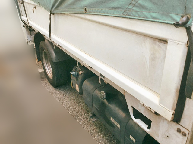 三菱ふそうキャンター平ボディ小型（2t・3t）[写真06]