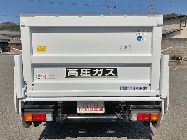 三菱ふそうキャンター平ボディ小型（2t・3t）[写真08]