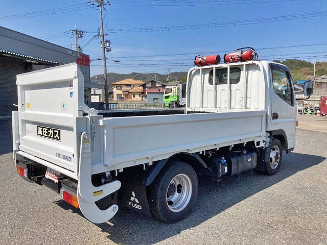 三菱ふそうキャンター平ボディ小型（2t・3t）[写真02]