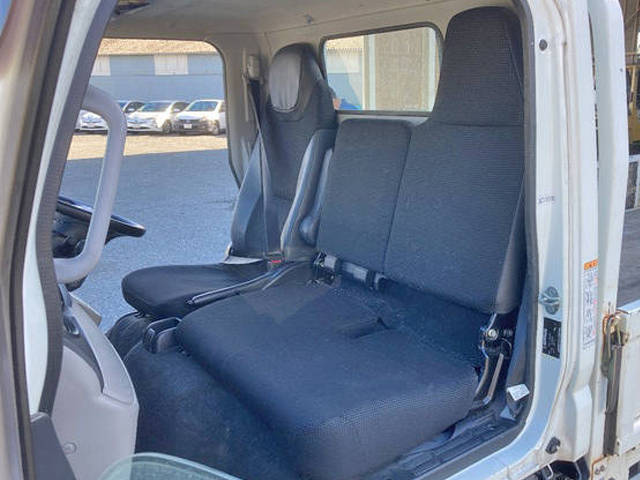 三菱ふそうキャンター平ボディ小型（2t・3t）[写真29]