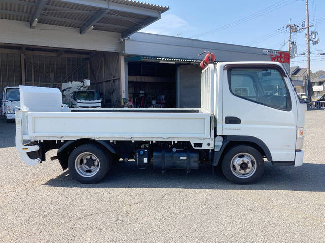 三菱ふそうキャンター平ボディ小型（2t・3t）[写真04]