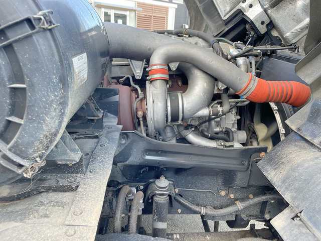 いすゞギガトレーラーヘッド（トラクターヘッド）大型（10t）[写真21]