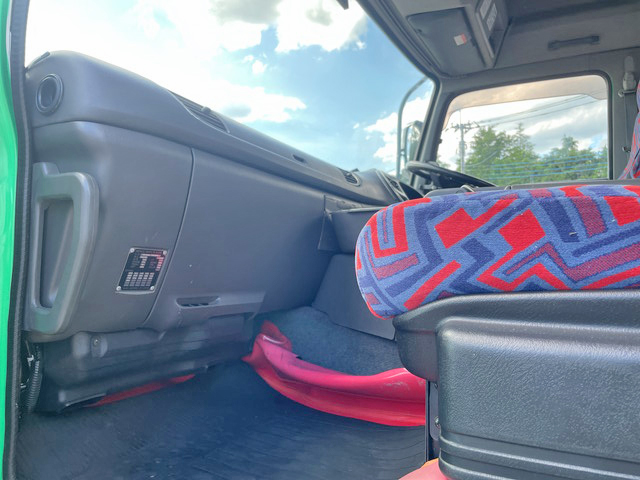 いすゞギガトレーラーヘッド（トラクターヘッド）大型（10t）[写真26]