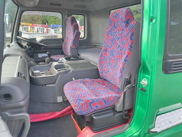 いすゞギガトレーラーヘッド（トラクターヘッド）大型（10t）[写真27]