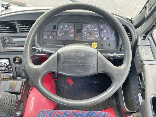 いすゞギガトレーラーヘッド（トラクターヘッド）大型（10t）[写真31]