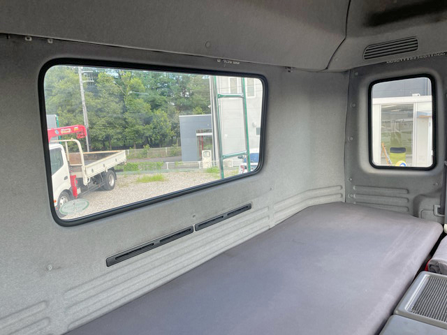 いすゞギガトレーラーヘッド（トラクターヘッド）大型（10t）[写真32]