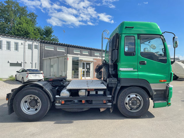 いすゞギガトレーラーヘッド（トラクターヘッド）大型（10t）[写真05]