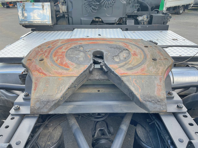 いすゞギガトレーラーヘッド（トラクターヘッド）大型（10t）[写真09]