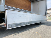 三菱ふそうキャンターアルミウイング小型（2t・3t）[写真10]