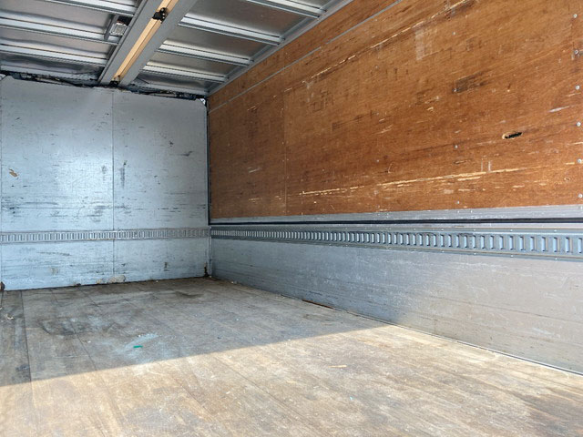 三菱ふそうキャンターアルミウイング小型（2t・3t）[写真13]