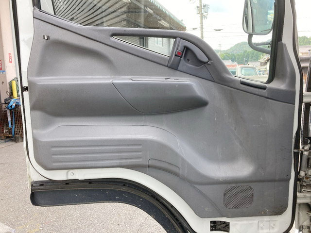 三菱ふそうキャンターアルミウイング小型（2t・3t）[写真28]