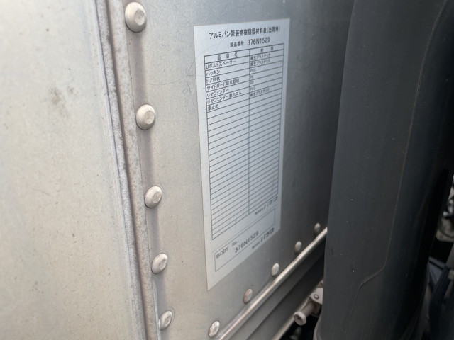 三菱ふそうキャンターアルミバン小型（2t・3t）[写真12]