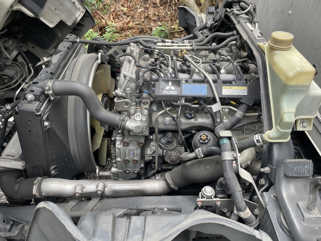 三菱ふそうキャンターアルミバン小型（2t・3t）[写真18]