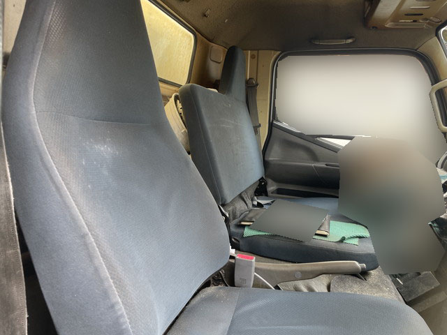 三菱ふそうキャンターアルミバン小型（2t・3t）[写真23]