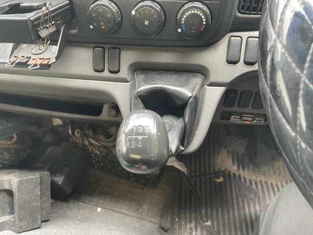 三菱ふそうキャンターアルミバン小型（2t・3t）[写真27]