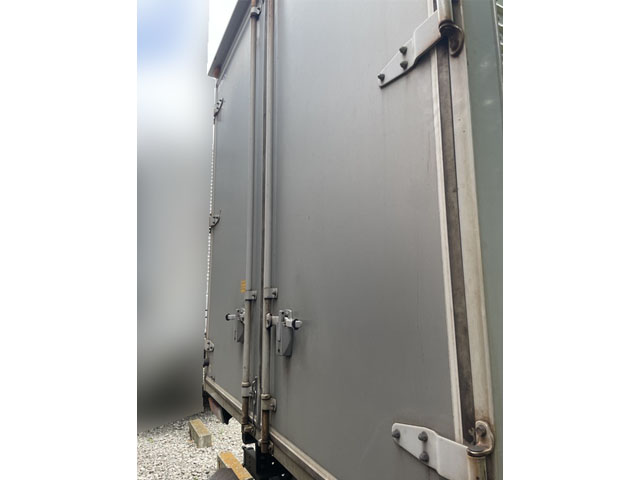 三菱ふそうキャンターアルミバン小型（2t・3t）[写真07]