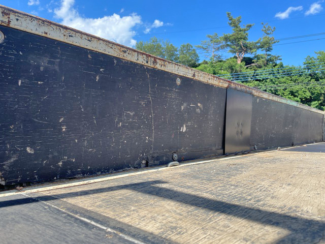 三菱ふそうキャンター平ボディ小型（2t・3t）[写真11]