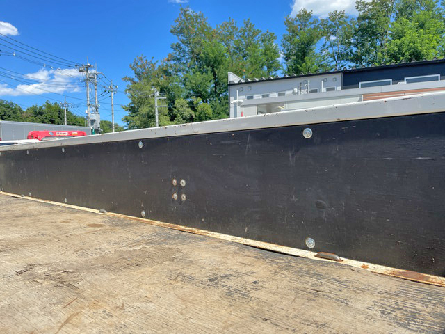 三菱ふそうキャンター平ボディ小型（2t・3t）[写真12]