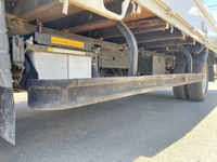 三菱ふそうキャンター平ボディ小型（2t・3t）[写真16]