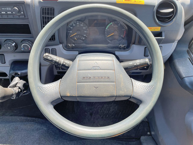 三菱ふそうキャンター平ボディ小型（2t・3t）[写真35]