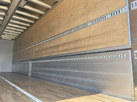 いすゞギガアルミウイング大型（10t）[写真12]