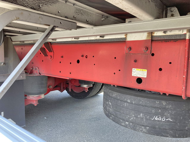 いすゞギガアルミウイング大型（10t）[写真23]