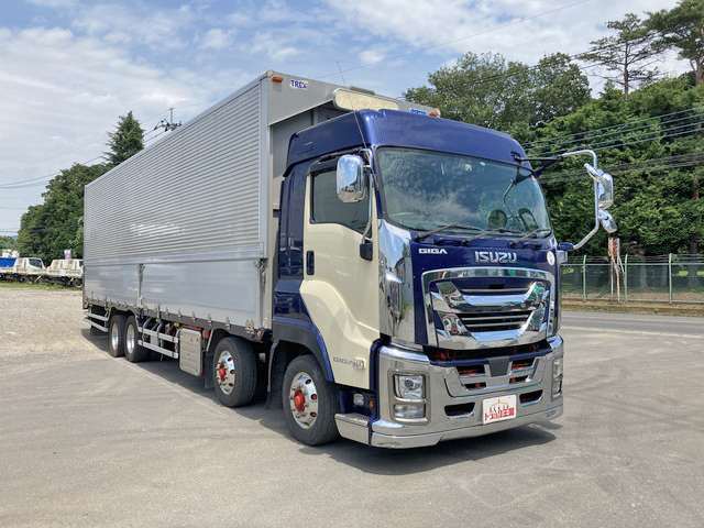 いすゞギガアルミウイング大型（10t）[写真03]