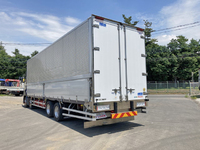 いすゞギガアルミウイング大型（10t）[写真04]