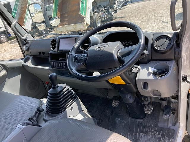 トヨタダイナ平ボディ小型（2t・3t）[写真20]