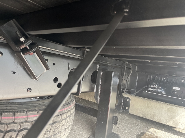 いすゞフォワードセルフクレーン3段増トン（6t・8t）[写真17]