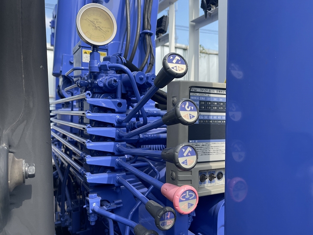 いすゞフォワードセルフクレーン3段増トン（6t・8t）[写真21]