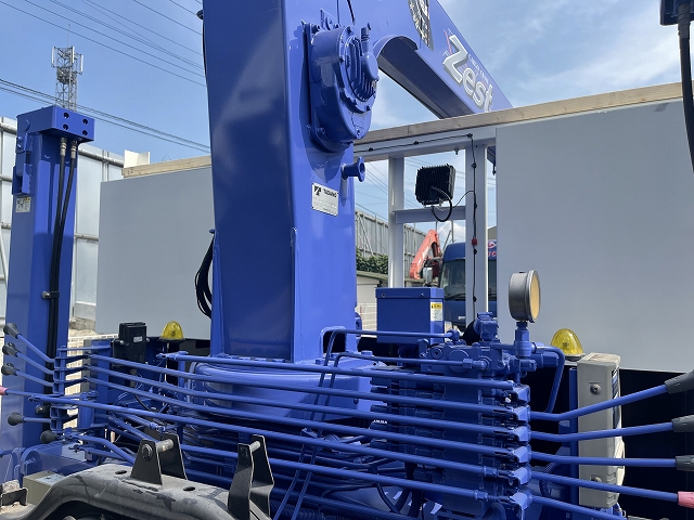 いすゞフォワードセルフクレーン3段増トン（6t・8t）[写真26]