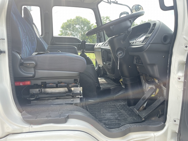 いすゞフォワードセルフクレーン3段増トン（6t・8t）[写真30]