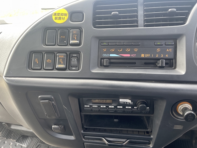 いすゞフォワードセルフクレーン3段増トン（6t・8t）[写真34]