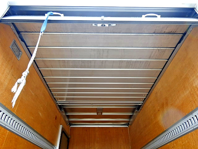 トヨタトヨエースアルミバン小型（2t・3t）[写真09]