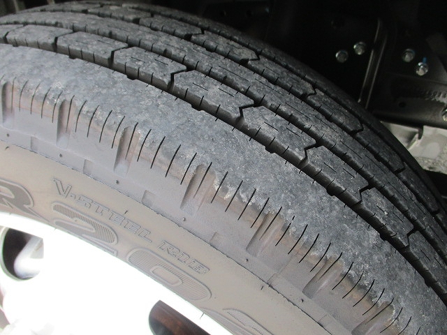 三菱ふそうキャンターアルミバン小型（2t・3t）[写真10]