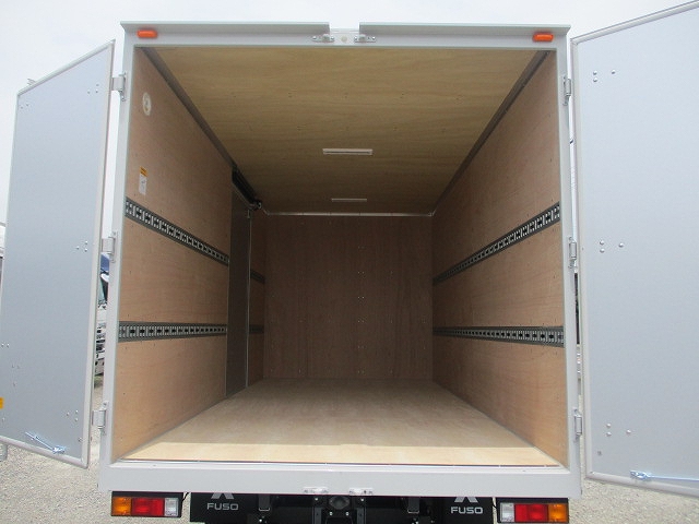 三菱ふそうキャンターアルミバン小型（2t・3t）[写真18]