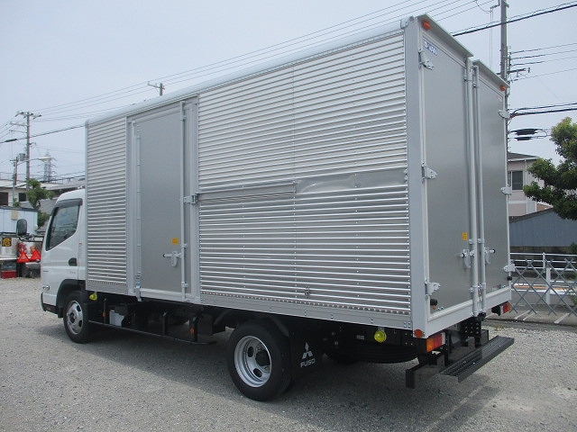 三菱ふそうキャンターアルミバン小型（2t・3t）[写真05]