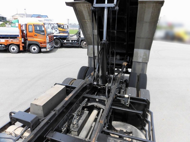 日野プロフィア深ダンプ（土砂禁ダンプ）大型（10t）[写真11]