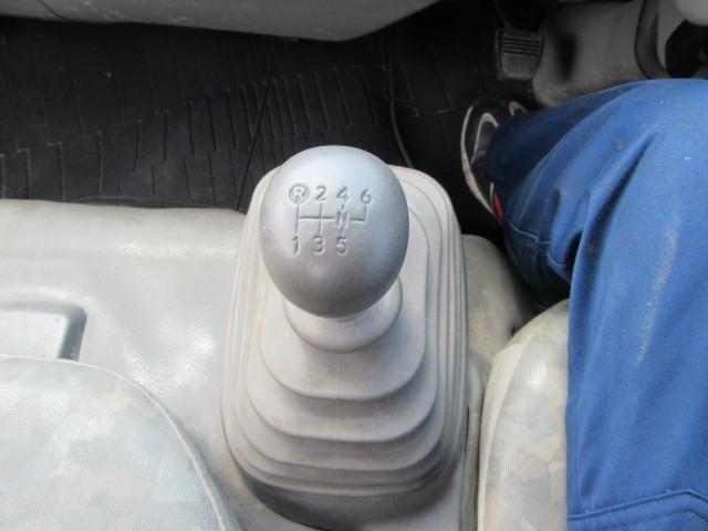 日野デュトロクレーン4段小型（2t・3t）[写真25]