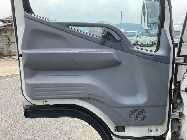 三菱ふそうキャンターアルミバン小型（2t・3t）[写真24]